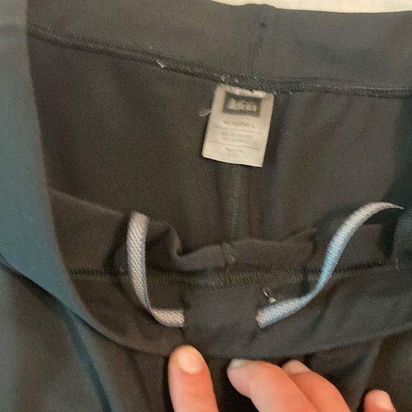 Black Athletic Capri - Picture 15 of 16